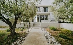 Villa Laurus Residence